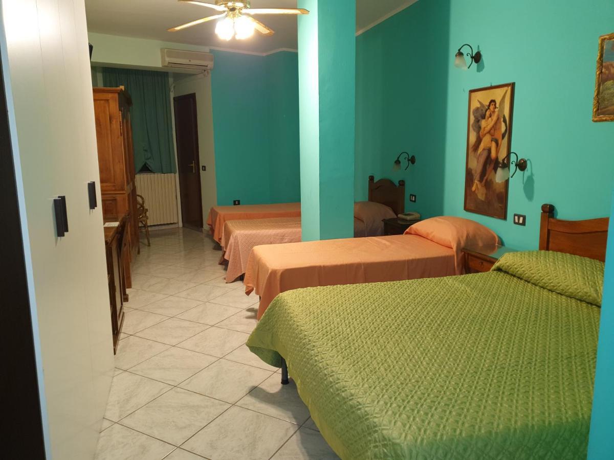 Hotel Caribe Casalnuovo Di Napoli Extérieur photo