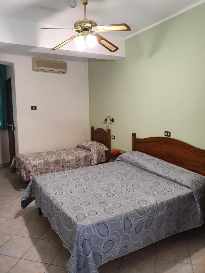 Hotel Caribe Casalnuovo Di Napoli Extérieur photo