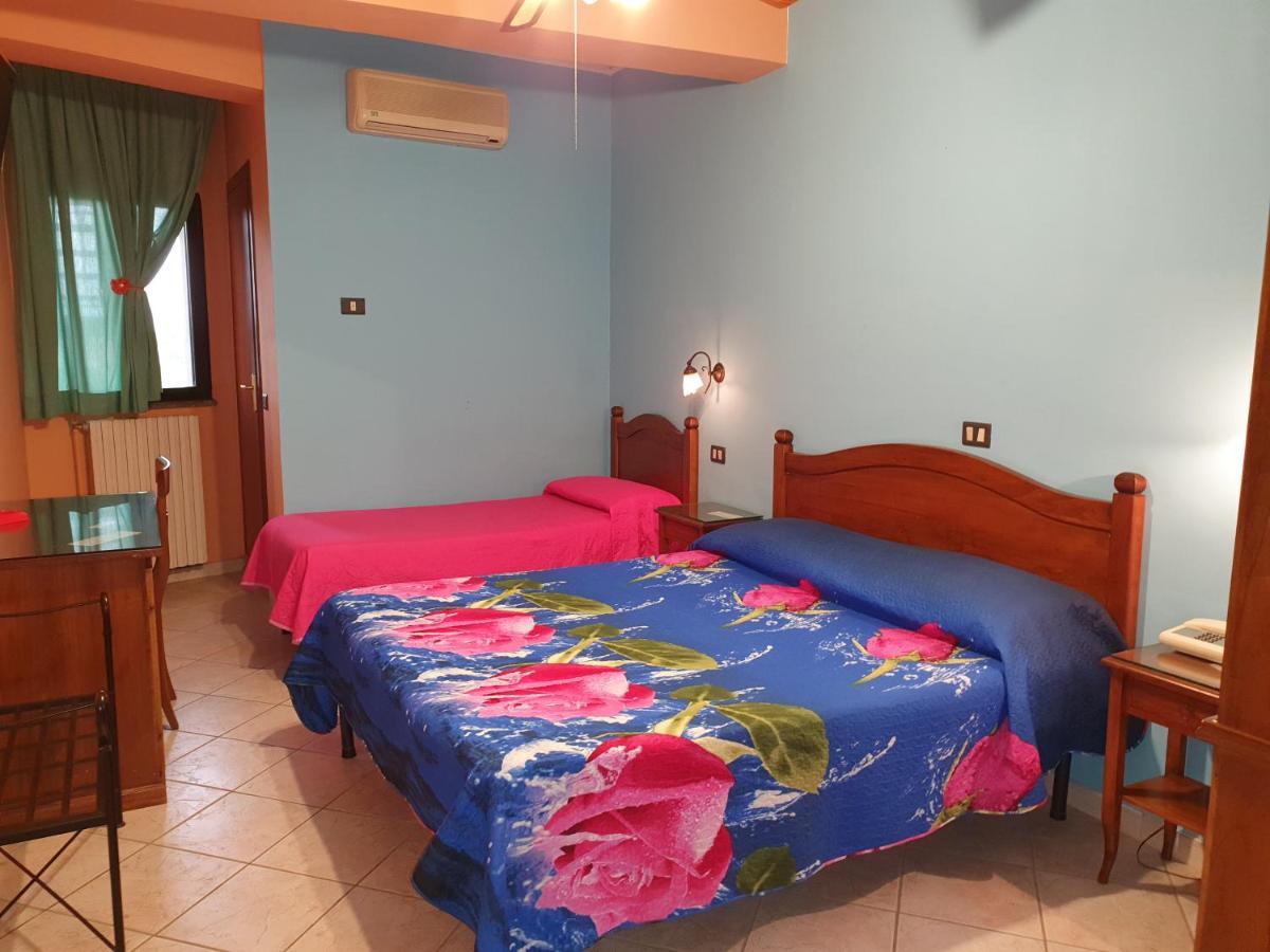 Hotel Caribe Casalnuovo Di Napoli Extérieur photo