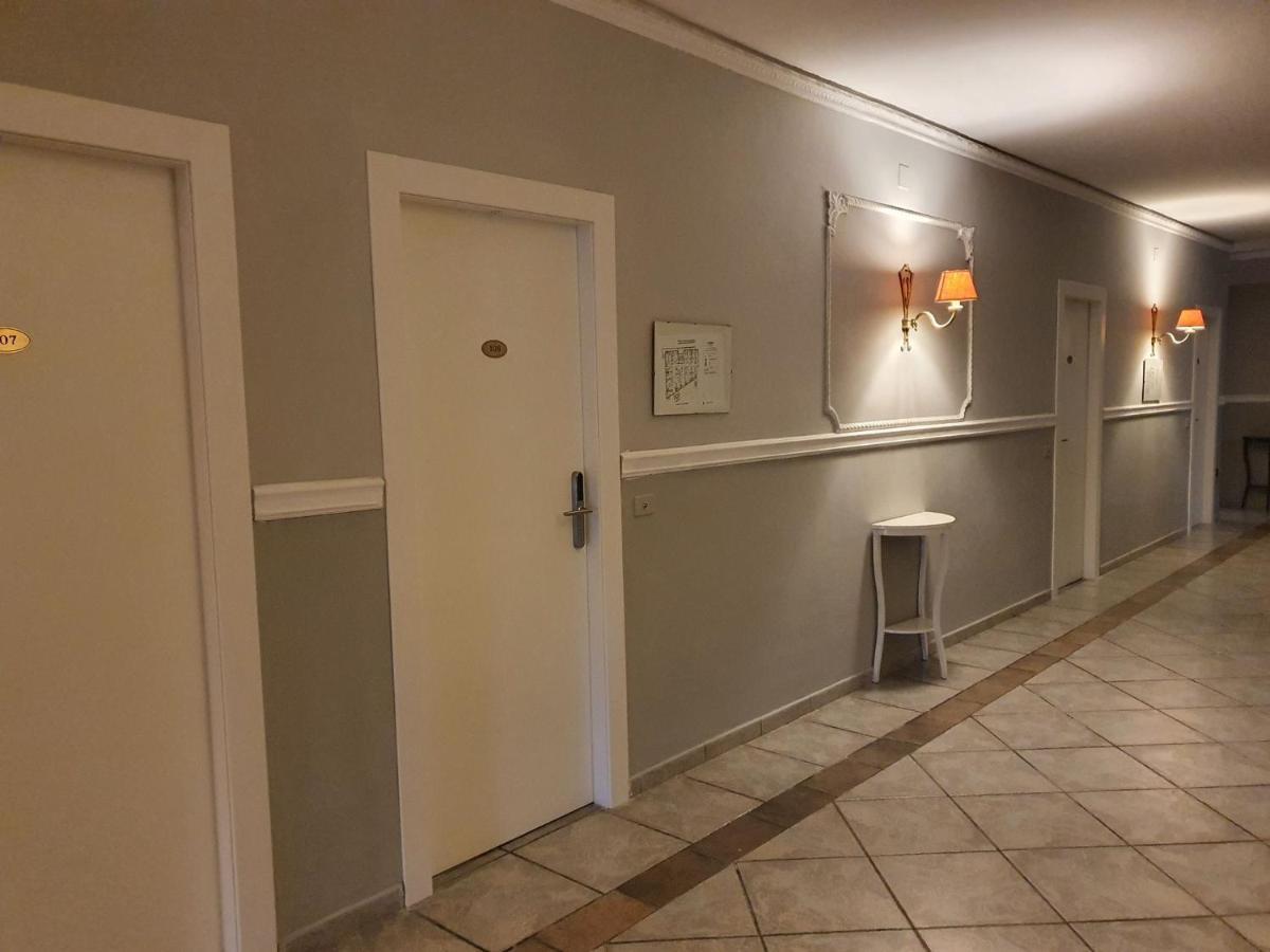 Hotel Caribe Casalnuovo Di Napoli Extérieur photo