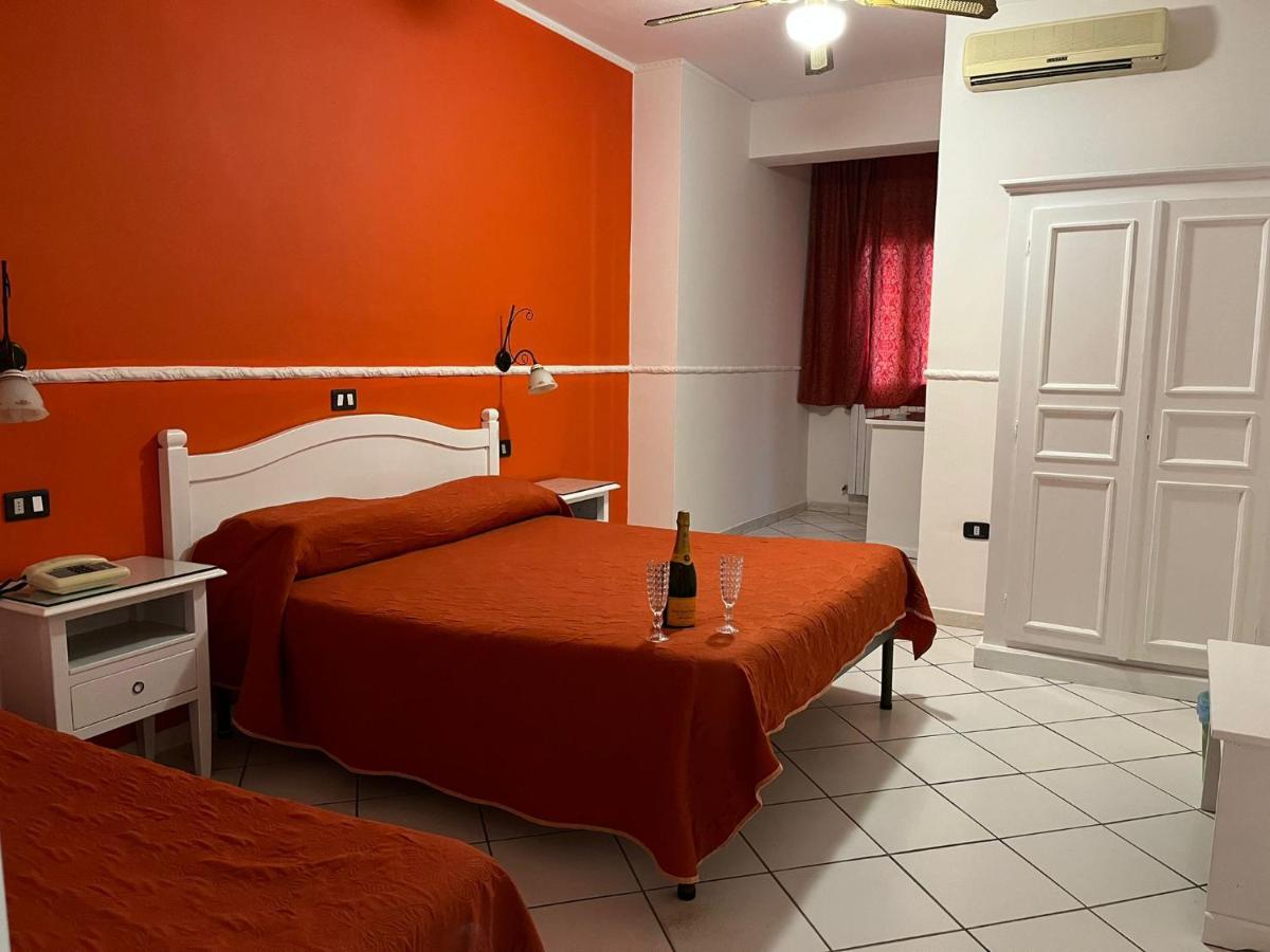 Hotel Caribe Casalnuovo Di Napoli Extérieur photo