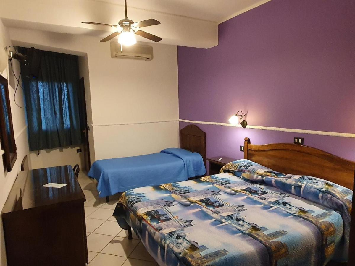 Hotel Caribe Casalnuovo Di Napoli Extérieur photo